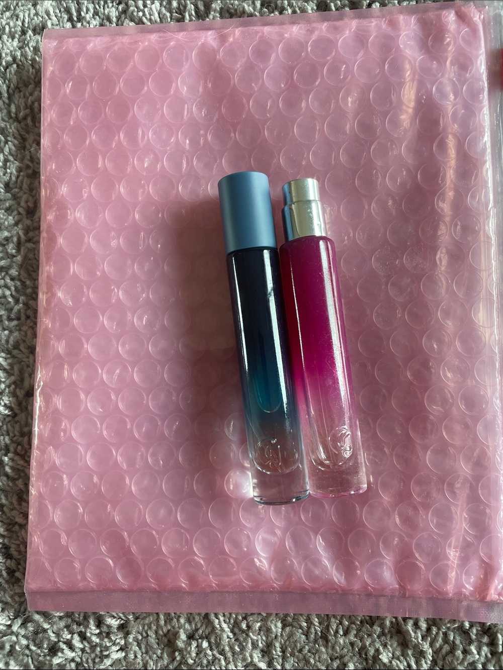 glossier travel sprays reve and soie